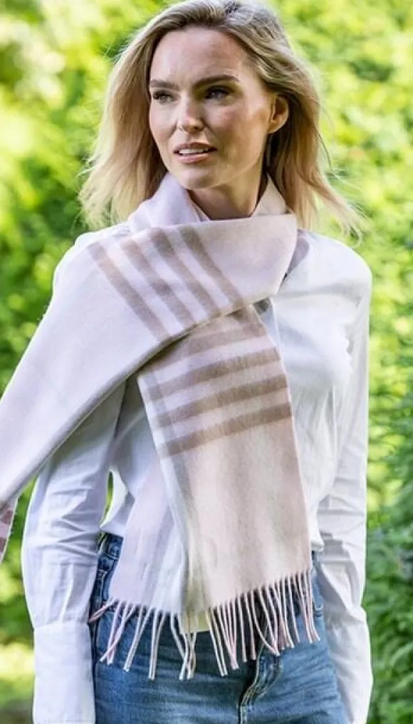 Best Sweater Shop 100% Merino Wool Scarf Delicate Pink