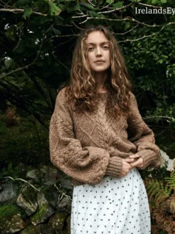 Best Sweater Shop Cable Knit Cropped Crew Neck Sweater Biscuit
