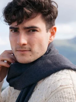New Sweater Shop Extra Fine Merino Wool Luxury Scarf 106