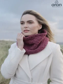 Outlet Sweater Shop Super Soft Aran Snood Rasberry Marl