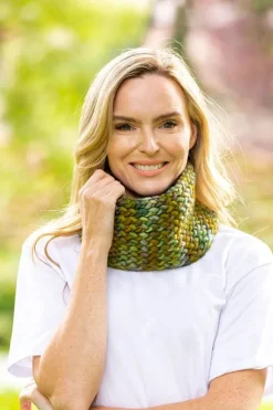 Best Sweater Shop Super Soft Hand Made Snood Green