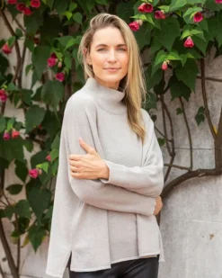 Best Sweater Shop Super Soft Merino Wool / Cashmere Sweater - Beige