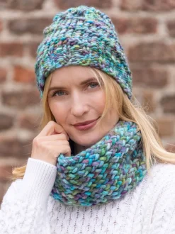 Best Sweater Shop Super Soft Merino Wool Handmade Snood and Hat Set - Turquoise