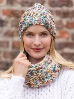 Outlet Sweater Shop Super Soft Merino Wool Handmade Snood and Hat Set - Multicolour