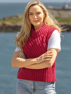 Outlet Sweater Shop Trellis Crop Vest Bramble Red