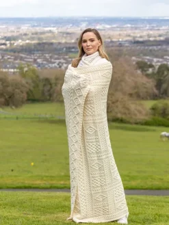 Discount Sweater Shop Two Tone Plated Aran Throw X4349